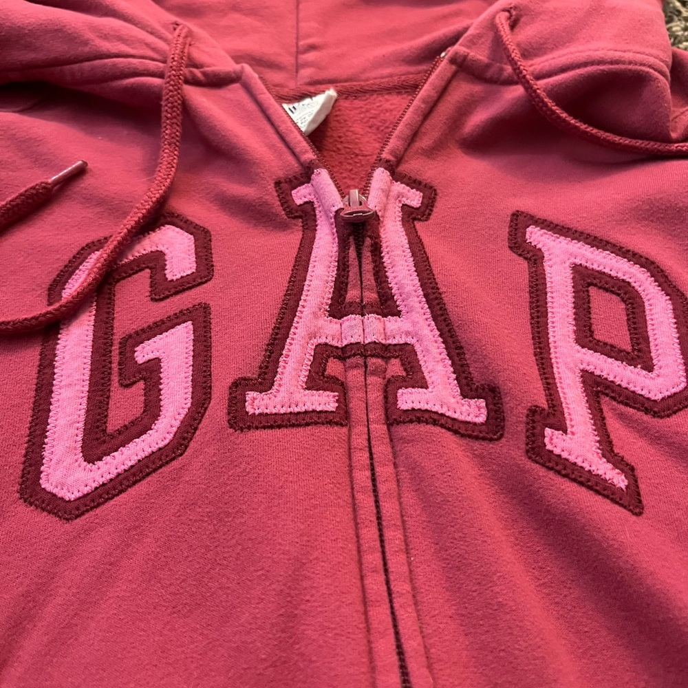 GAP Raspberry Hoodie - Picture 3 of 4